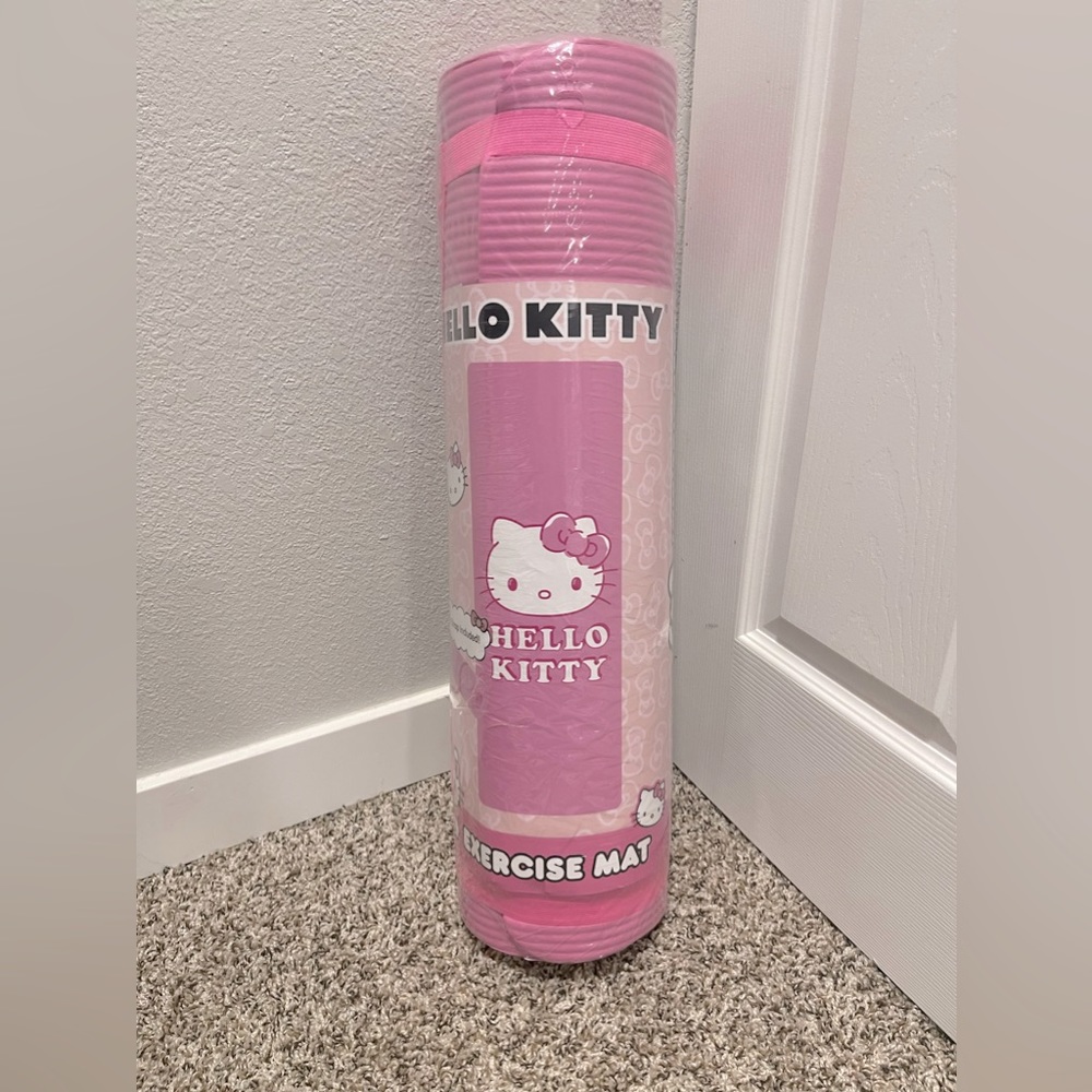 Hello kitty yoga mat 💕